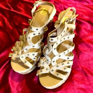 Camelia espadrilles size 9